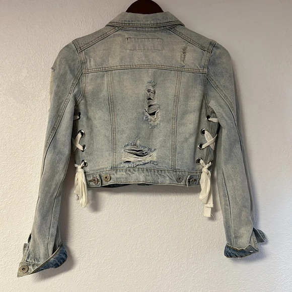 POL light wash, cropped, distressed, denim, jean jacket, size small - Picture 9 of 11